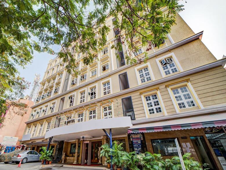 Hotel Oyo 29230 Ik London Residency