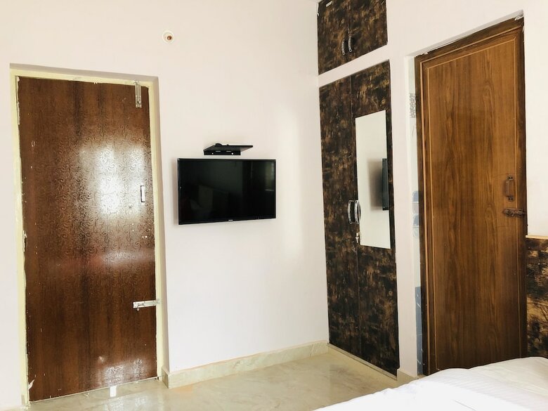 Hotel Oyo 35509 Dhana Dhaanya Residency