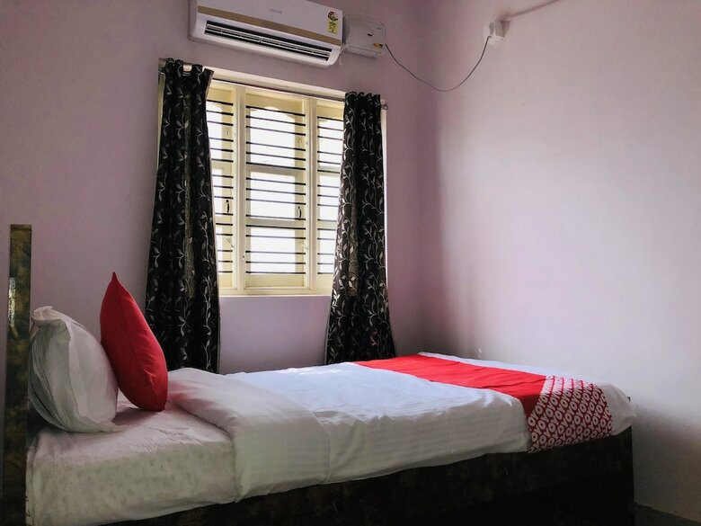 Hotel Oyo 35509 Dhana Dhaanya Residency