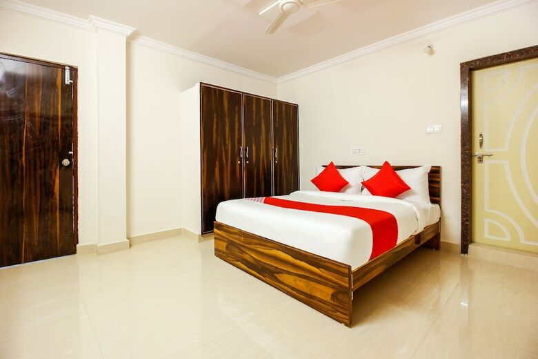 Oyo 41994 Hotel Wall Street