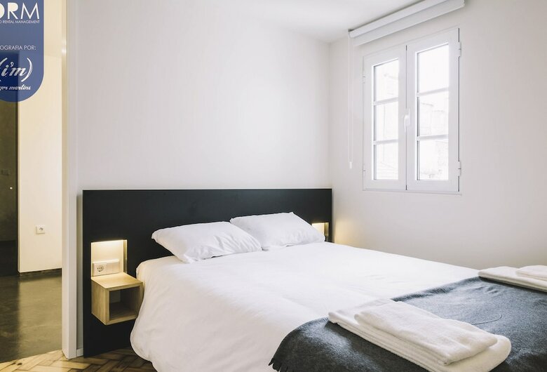 Apartamentos Orm - Guindais Muralha Santa Clara And S�