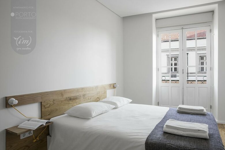 Apartamentos Orm - Guindais Muralha Santa Clara And S�
