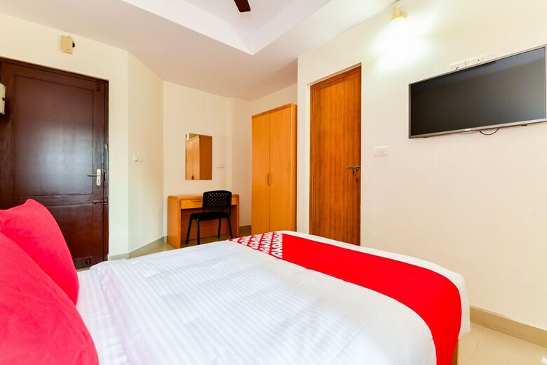 Hotel Oyo Flagship 38119 Tristar Residency