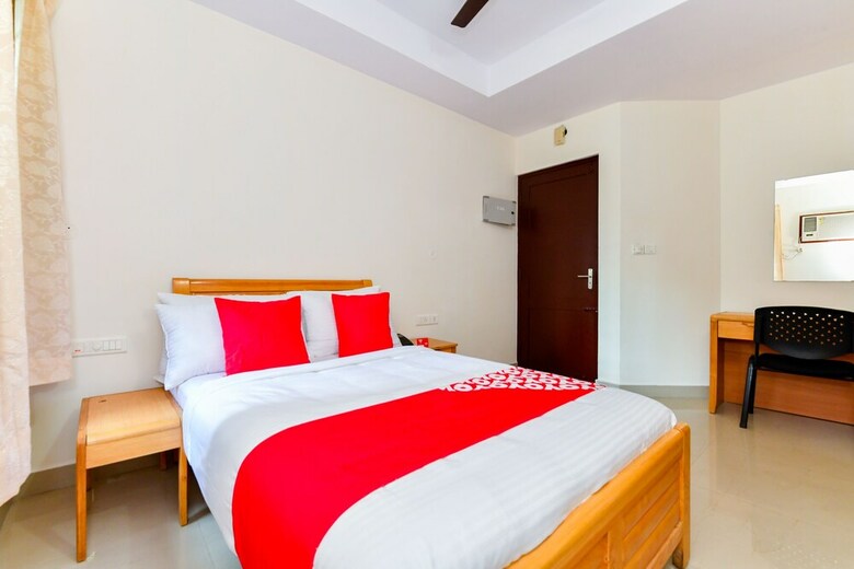Hotel Oyo Flagship 38119 Tristar Residency