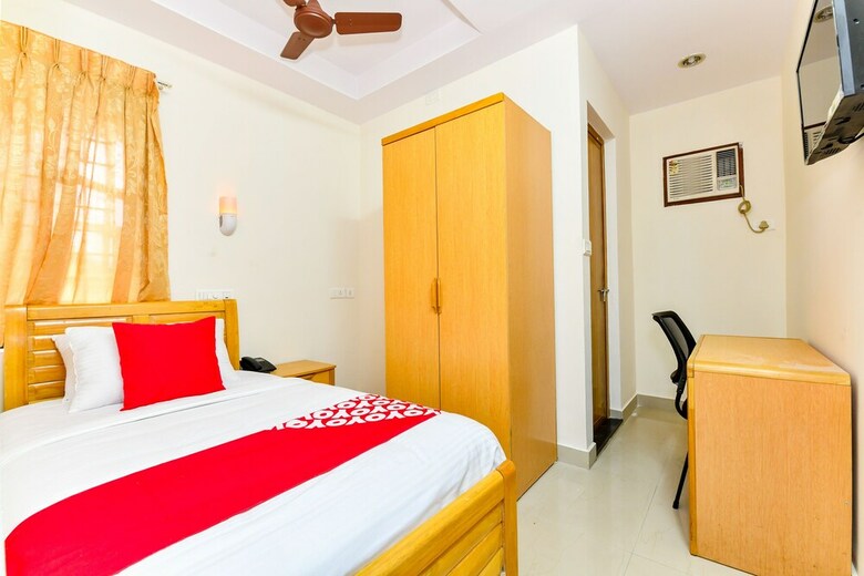 Hotel Oyo Flagship 38119 Tristar Residency