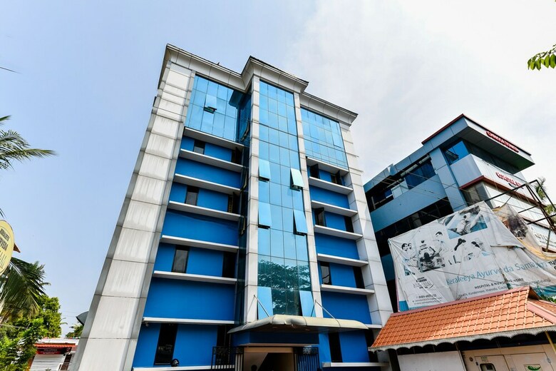 Hotel Oyo Flagship 38119 Tristar Residency