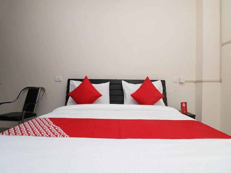 Hotel Oyo Flagship 29680 Bbd