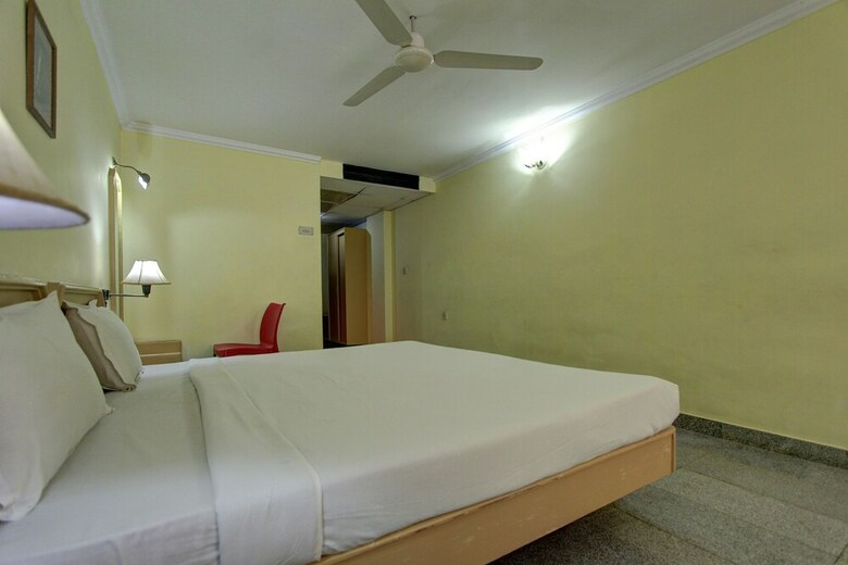 Spot On 33415 Hotel Oriental Towers