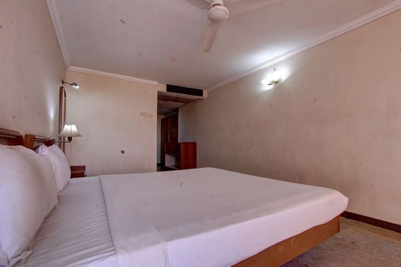 Spot On 33415 Hotel Oriental Towers