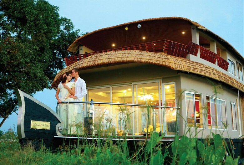 Hotel Indiavacationz Houseboat