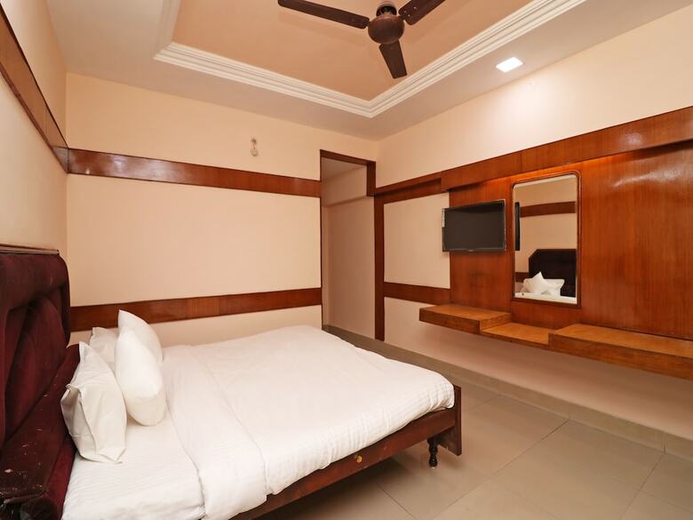 Spot On 37002 Hotel Natraj