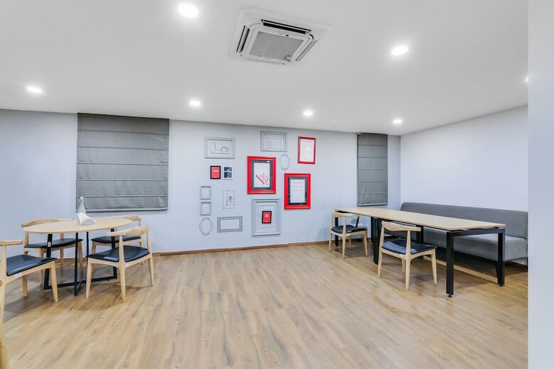 Hotel Oyo Townhouse 87 Spartan Nagar
