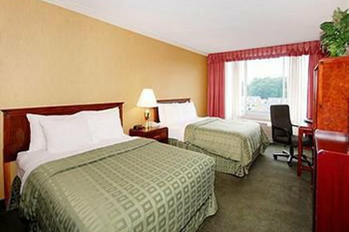 Clarion Hotel Greensboro Airport