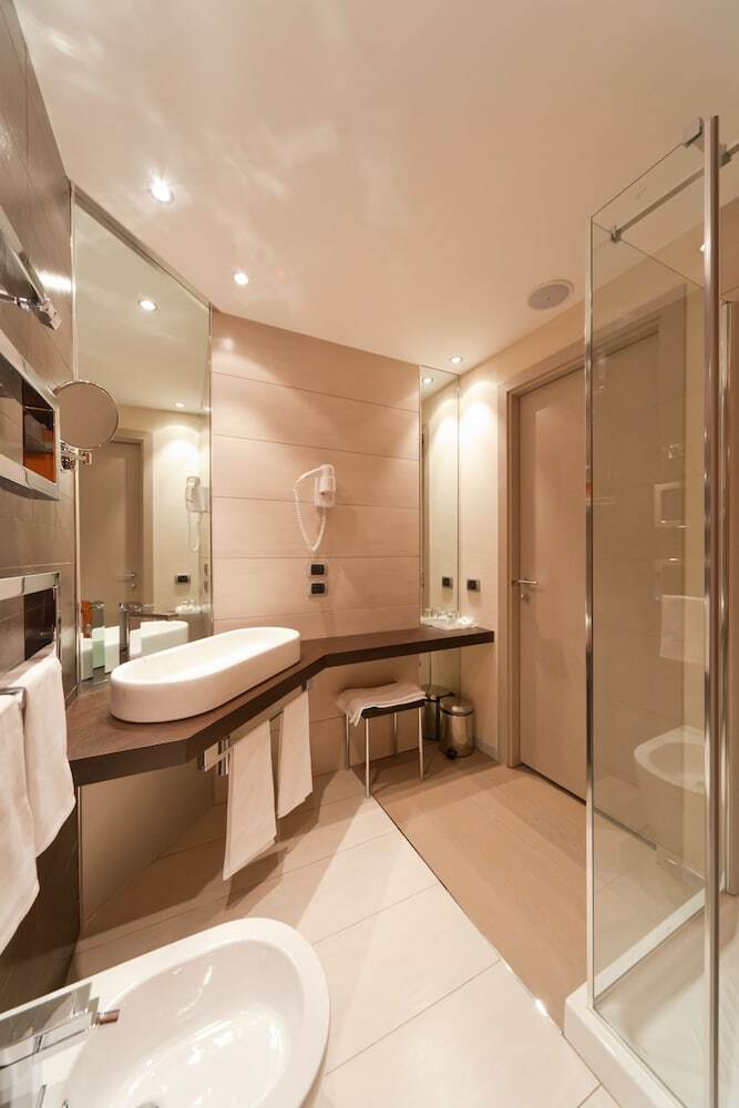 Hotel Rmh Modena Des Arts