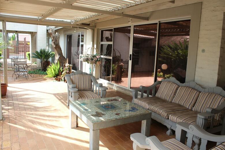 Bed & Breakfast House And Heart Guest House