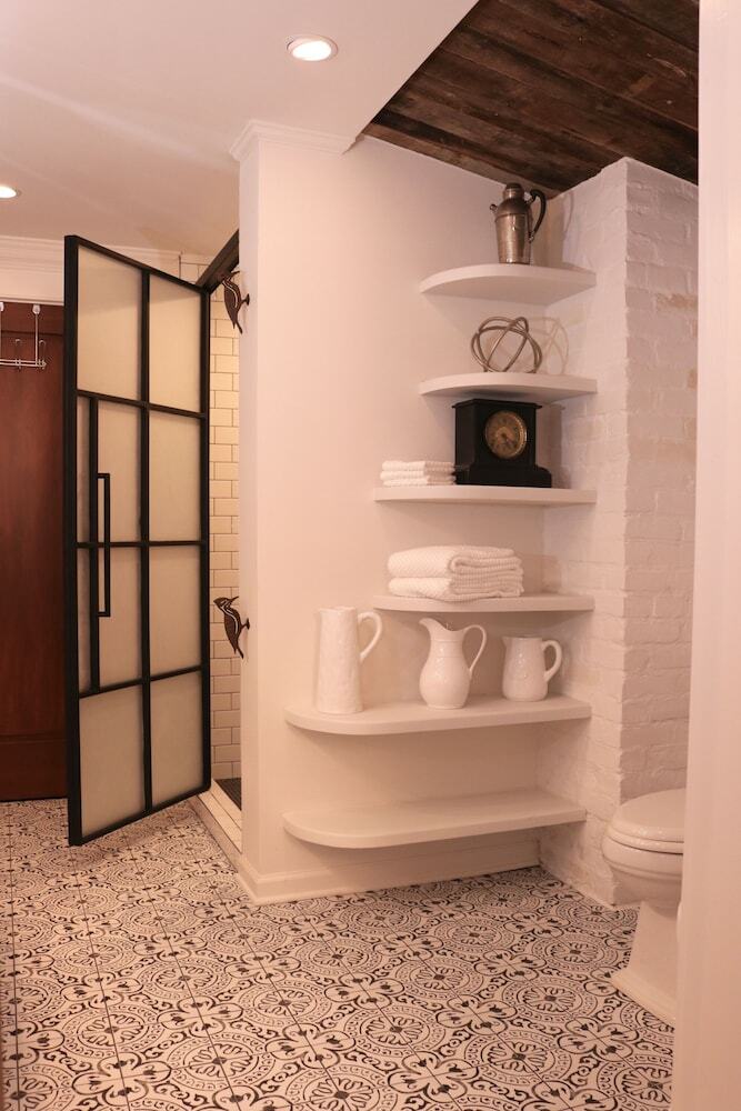 Belmont Blvd Bed And Breakfast
