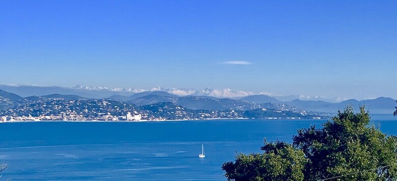 Villa With A Magic View Of Saint Tropez