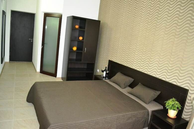 Tri Morya Hotel