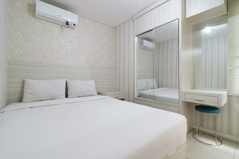 Hotel Ten Eleven Living Point