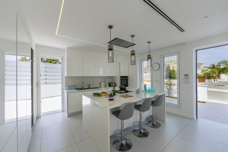 Protaras Villa Piera By The Sea