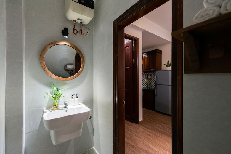 Aparthotel Nyna Homestay