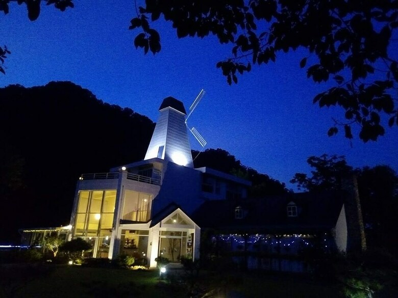 Bed & Breakfast Lily Village