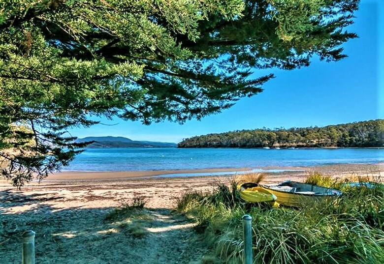 Three Beaches - Chic Eco Home Tasmania