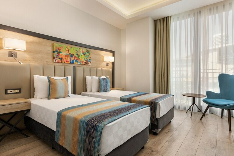 Hotel Ramada Encore By Wyndham Istanbul Basin Express