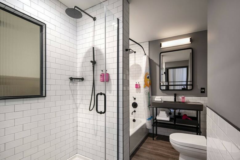 Hotel Moxy Nashville Vanderbilt Area