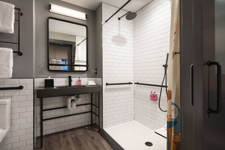 Hotel Moxy Nashville Vanderbilt Area