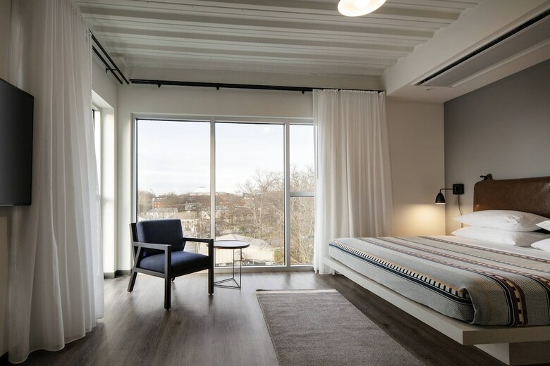 Hotel Moxy Nashville Vanderbilt Area