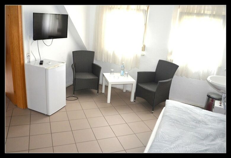 Pension Und Monteurzimmer Deutschhof