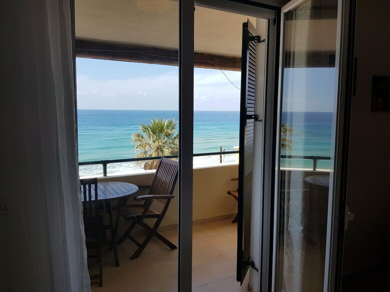 Apartamentos Menigosaa2g No59 2 Storey Maisonette Sea