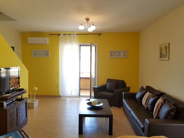 Apartamentos Menigosaa2g No59 2 Storey Maisonette Sea