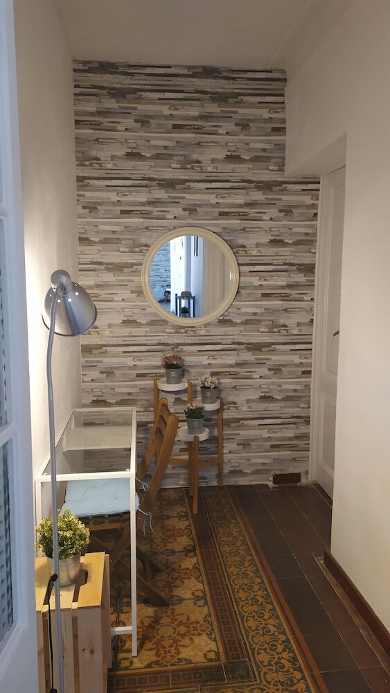 V Barcelona Hostal