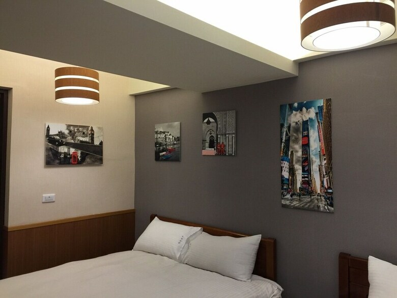 Love Fenjia Colorful Hotel