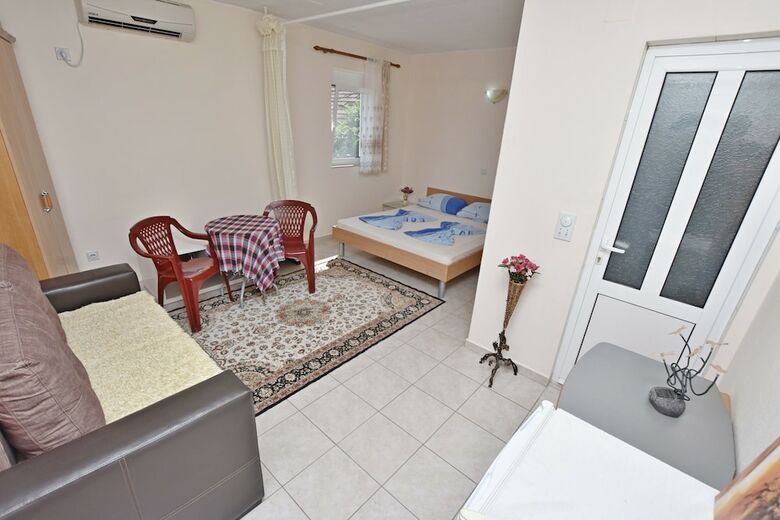 Apartments And Rooms Villa Mia
