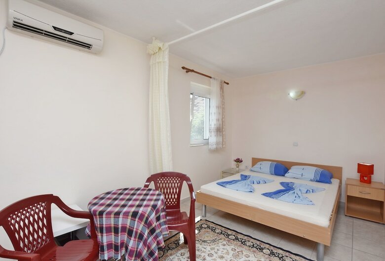 Apartments And Rooms Villa Mia