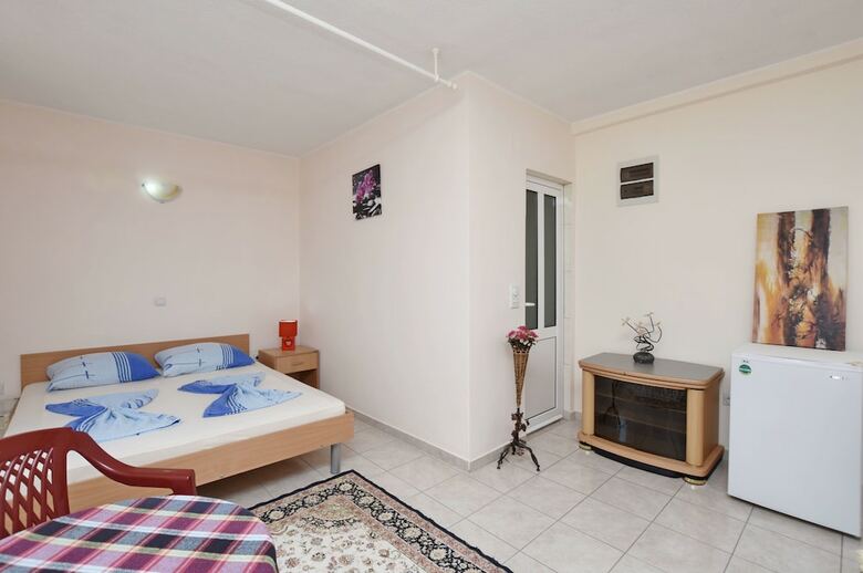 Apartments And Rooms Villa Mia