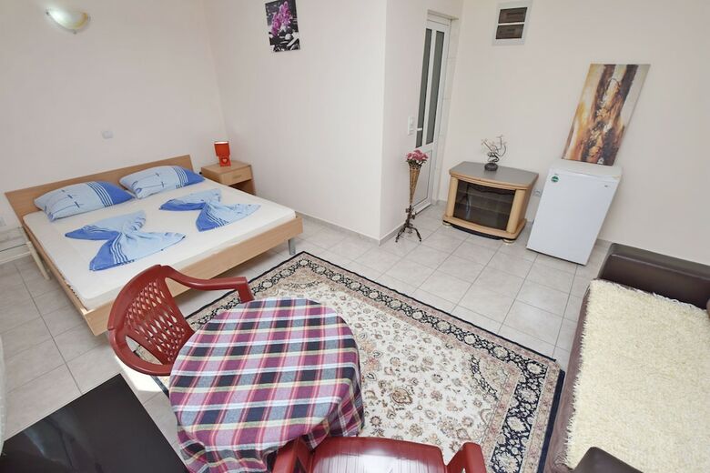 Apartments And Rooms Villa Mia