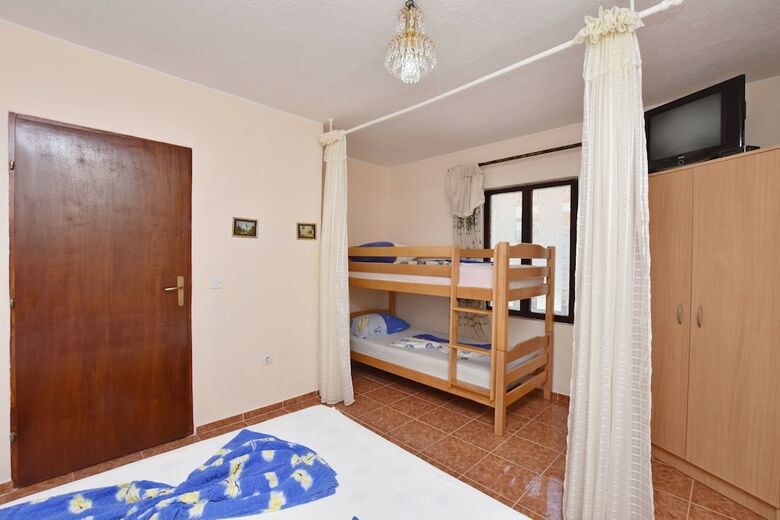 Apartments And Rooms Villa Mia