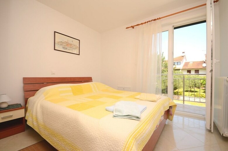 Apartments And Room Mirjana