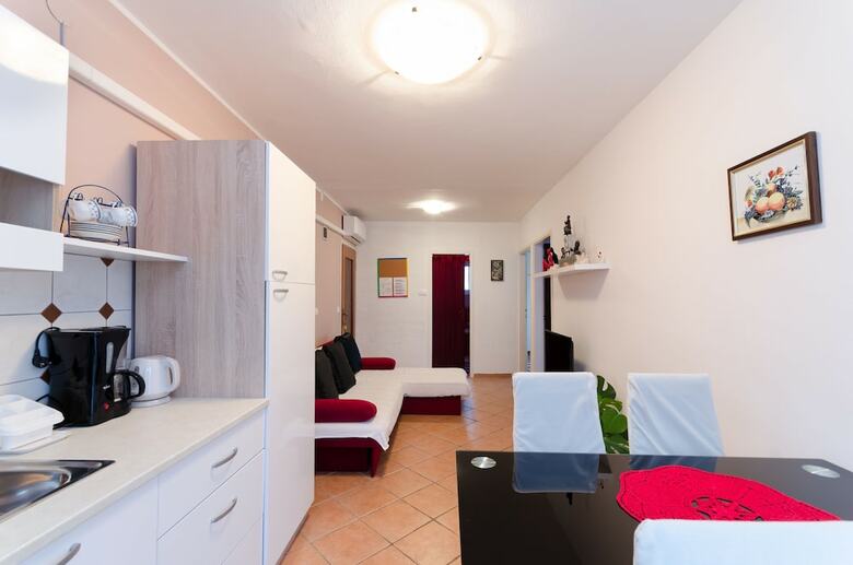 Apartments And Room Mirjana