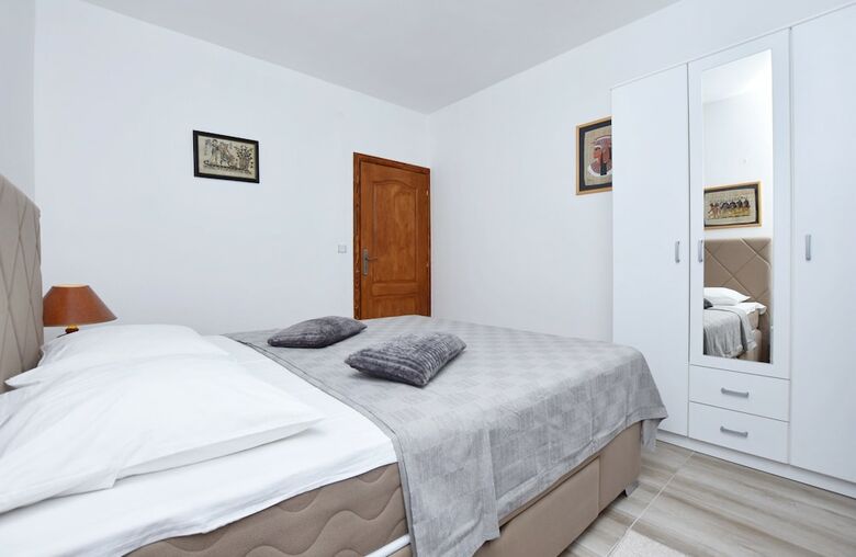 Apartments Klakor Ps
