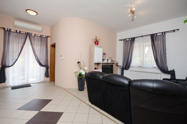 Apartments Mirjana