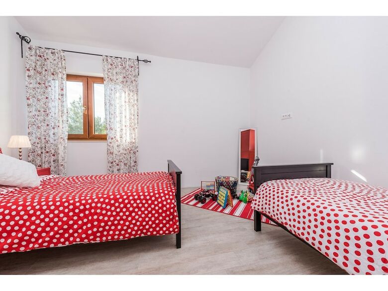 Villa More-with Pool And Garden
