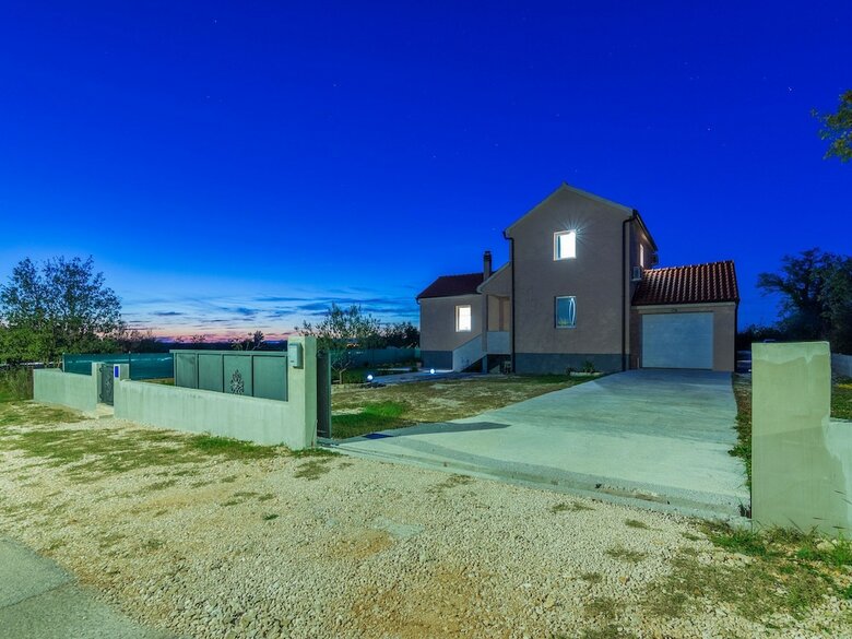 Villa Josipa-with Pool And Beautiful Garden