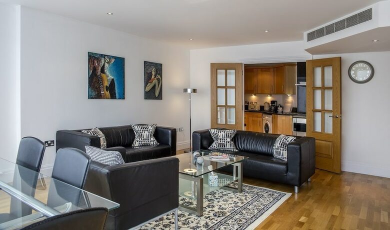 Luxury Riverside Apartment Chelsea