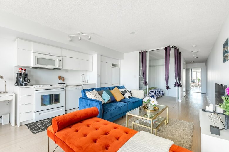 Gorgeous Luxury Condos Near The Cn Tower