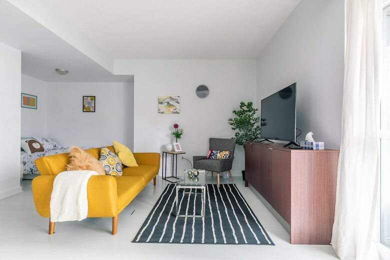 Gorgeous Luxury Condos Near The Cn Tower